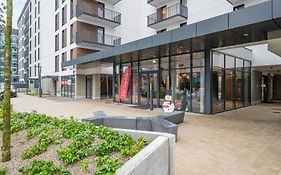 Business Park Cosy Apartment By Bookinghost